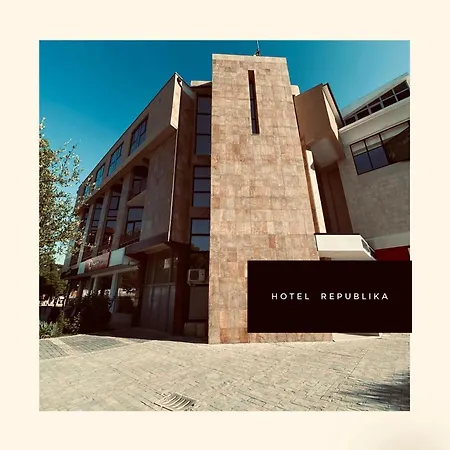 Republika Hotell 4*