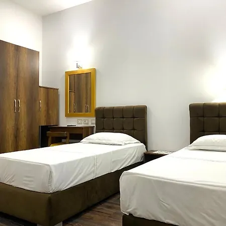 Republika 4* Berat