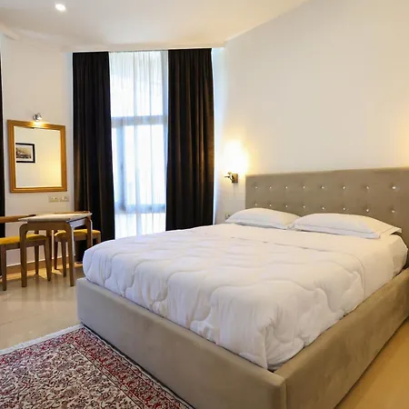 Republika 4* Berat