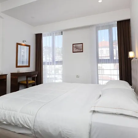 Hotel Republika Berat