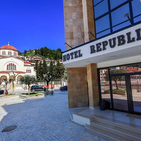 Republika Ξενοδοχείο